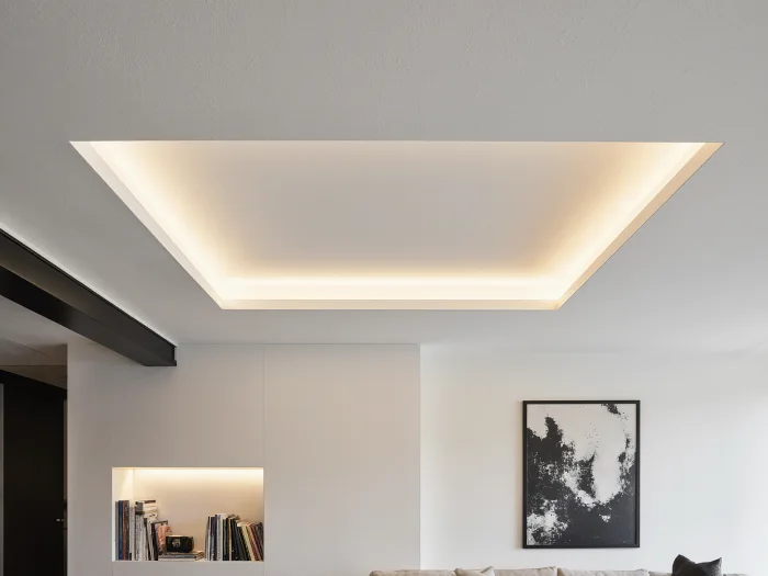 Controsoffitto con LED integrati in cartongesso, con tasca per strip LED e luce indiretta diffusa