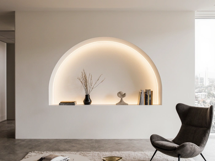 Nicchia ad arco in cartongesso con profilo curvilineo su misura