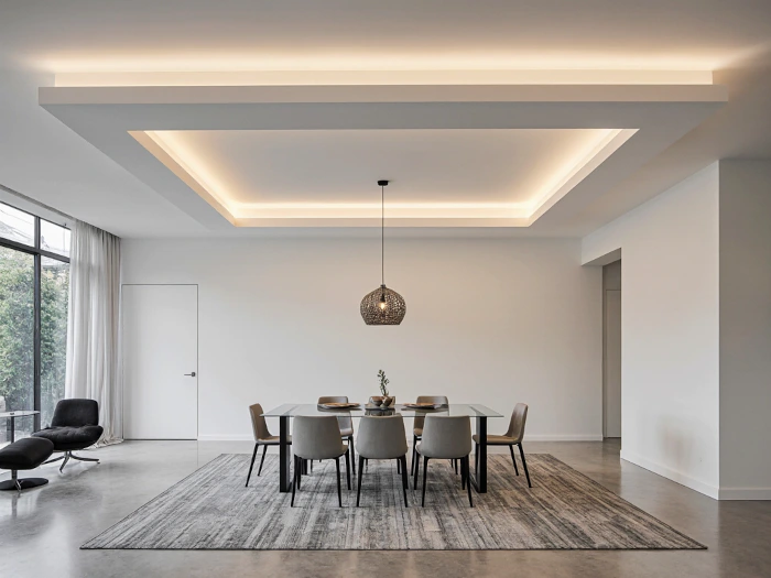 Veletta a isola centrale in cartongesso con strip LED perimetrali integrate